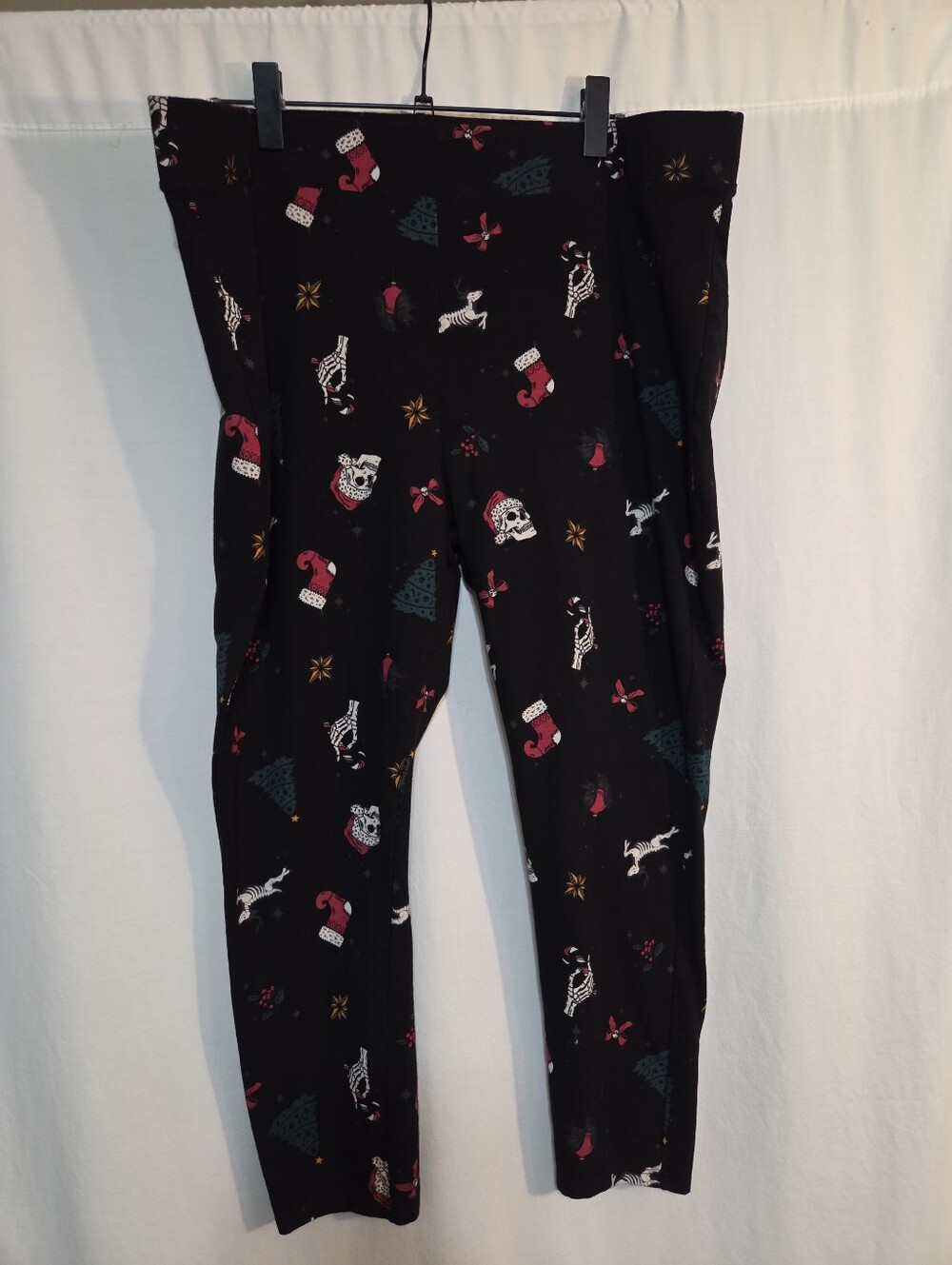 Torrid Size 4x Black Holiday Skull & Stocking Leggings